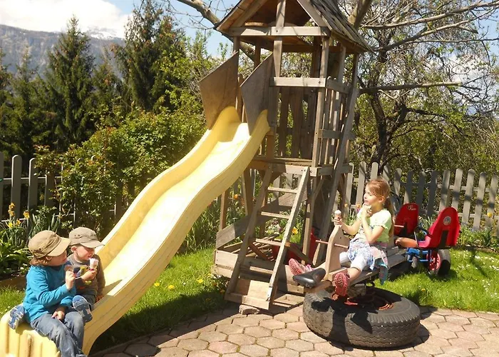 Familienbauernhof Imitz, *